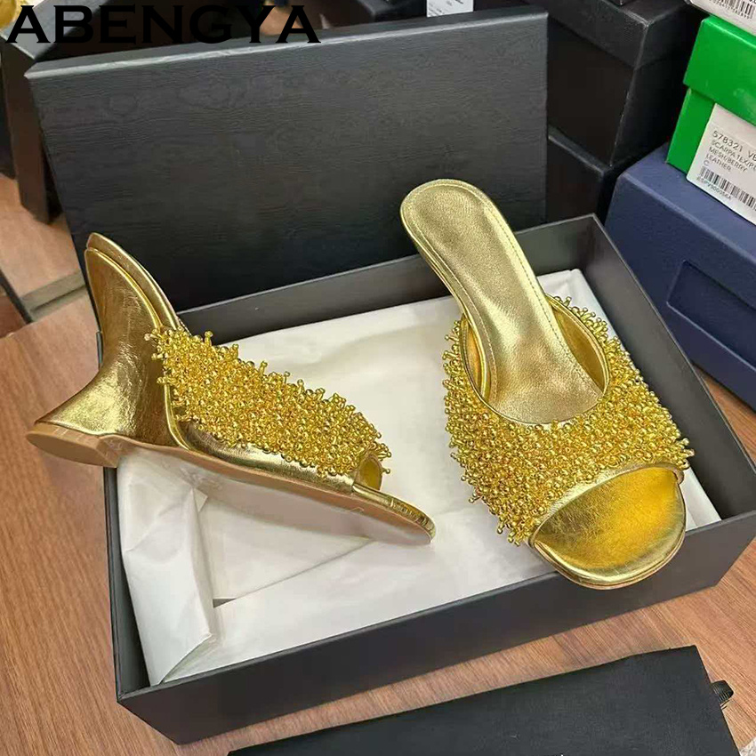 Women Fashion Week 2026 - Zapatillas elegantes de estilo étnico con