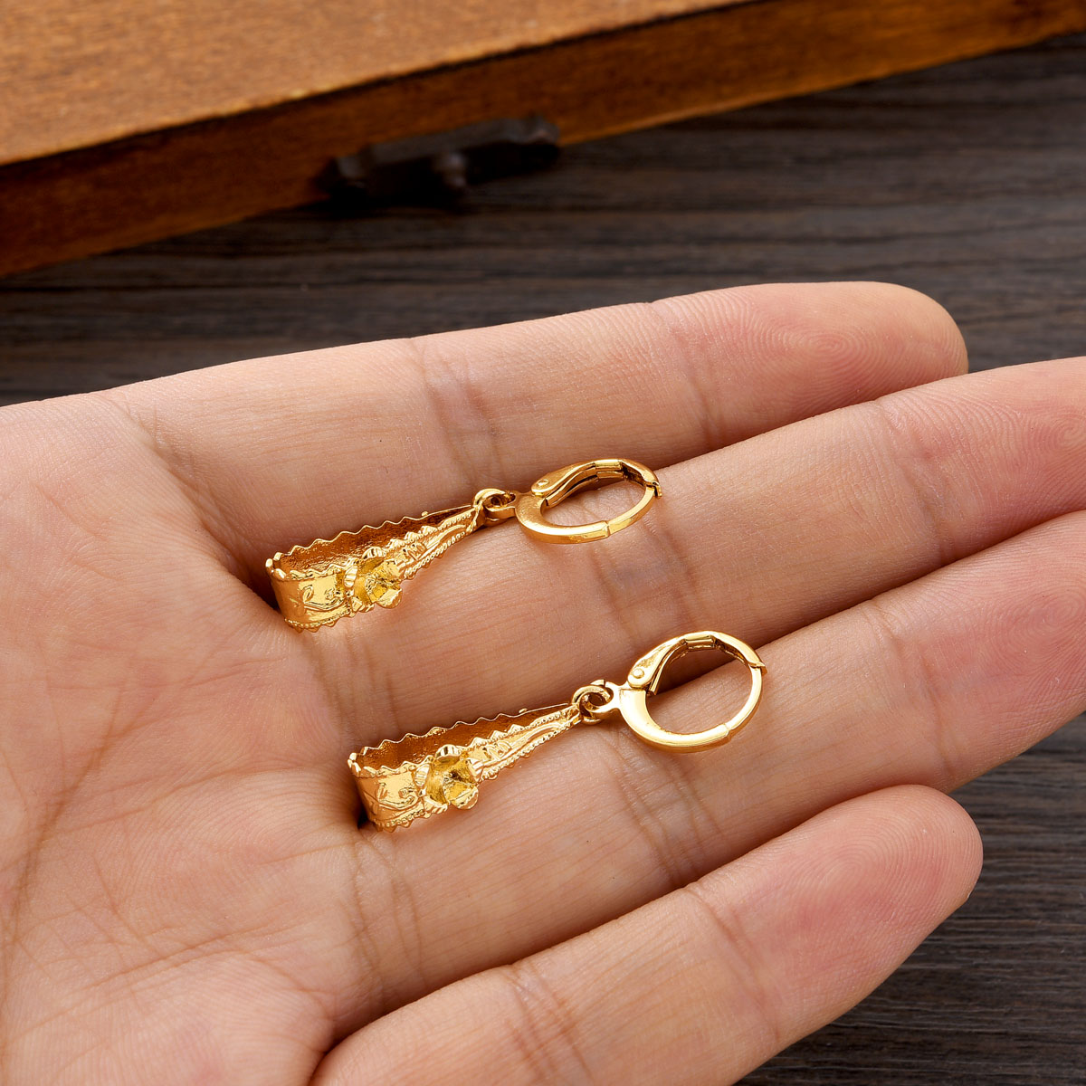 Women Fashion Png - Pendientes PNG africanos de moda lujosa
