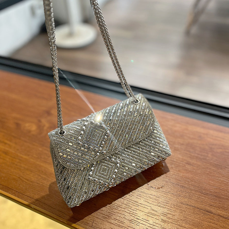 Bolso de mano con tachuelas de - Women Fashion Dress Names reseña y precio